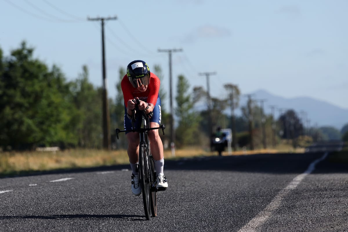 Hattrick: Americana Taylor Knibb conquista o tricampeonato mundial em Taupo