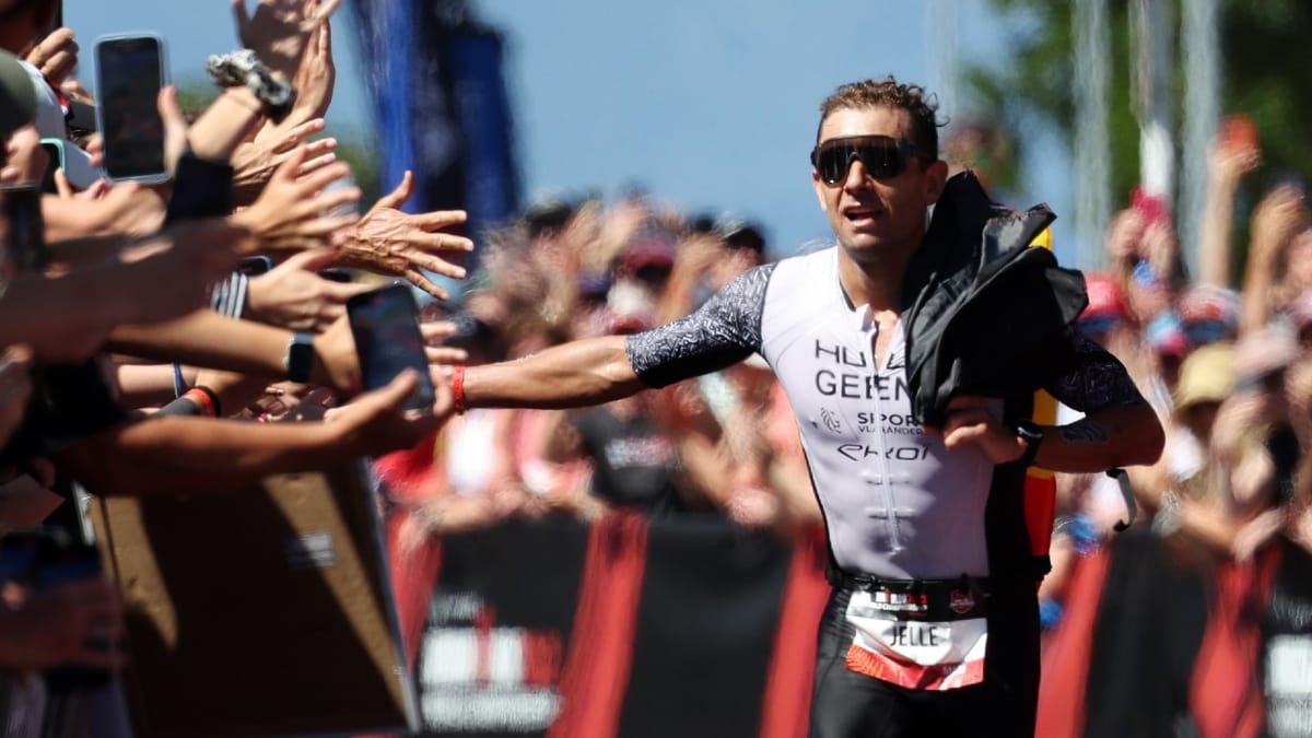 Jelle Geens supera Hayden Wilde no final da corrida e é o novo campeão mundial de 70.3