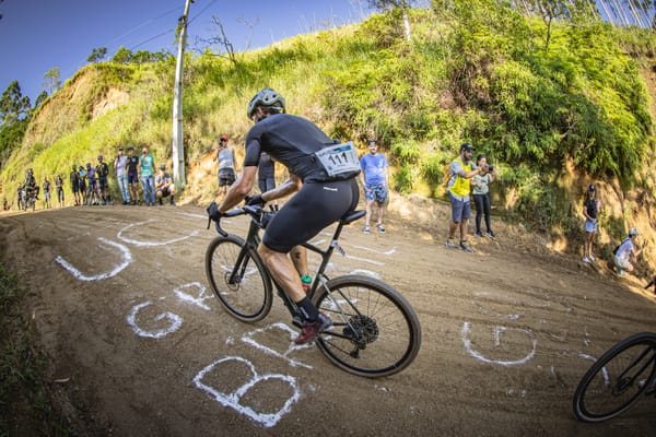 Suiço e britânica vencem o inaugural UCI Gravel em Camboriú, SC